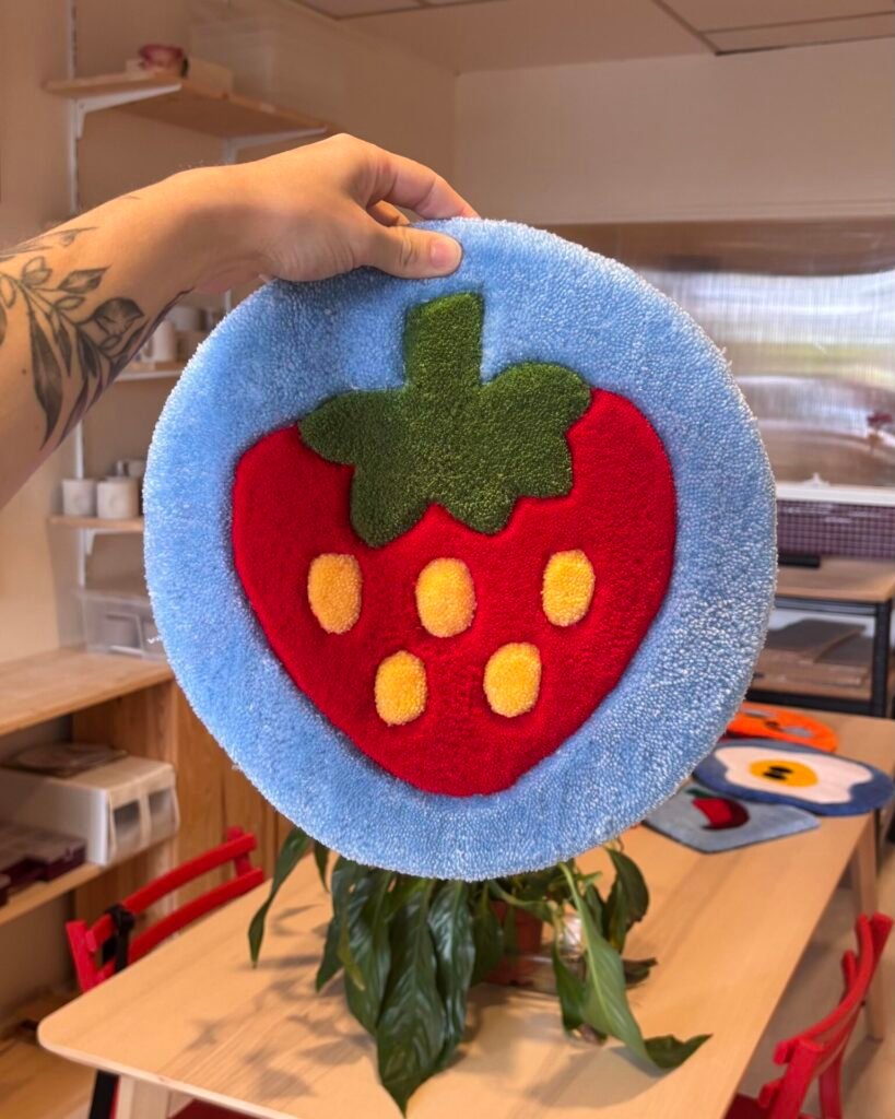 tapis tufté fraise
