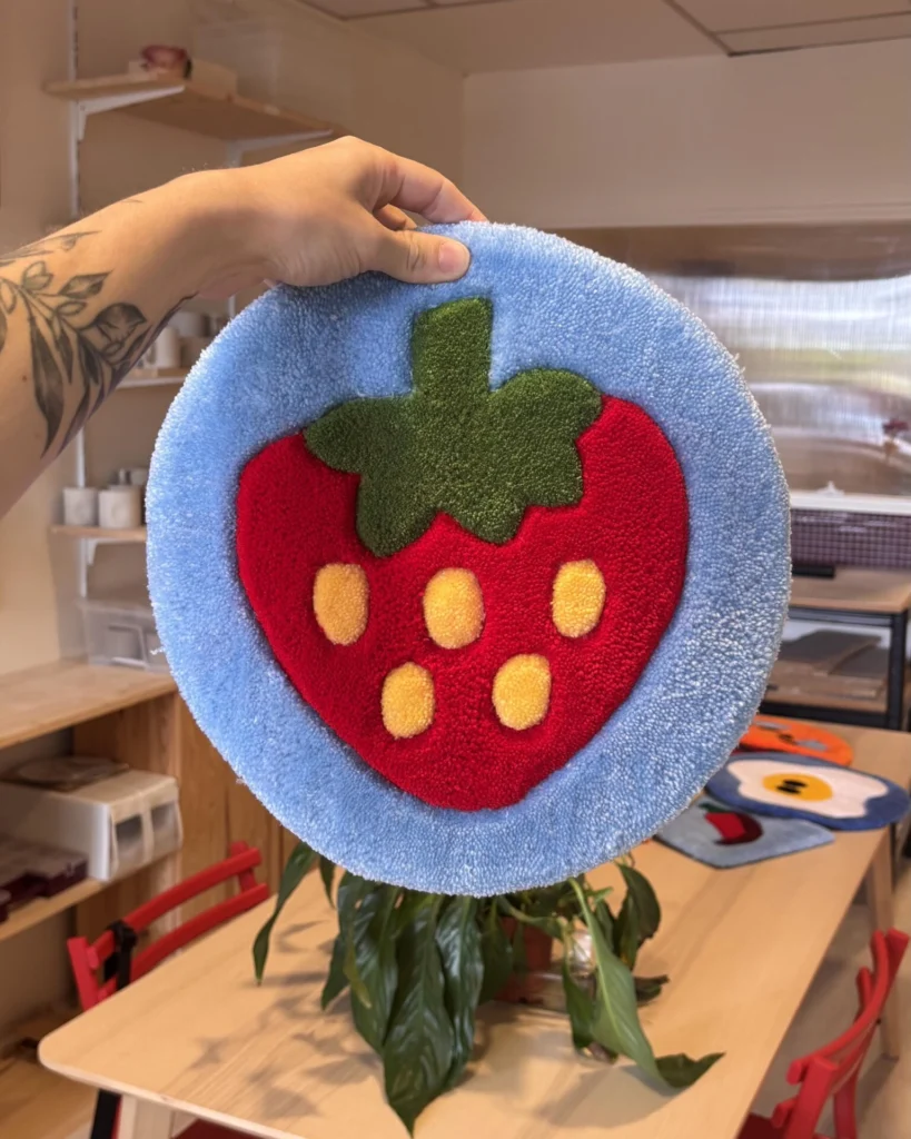 tapis tufté fraise